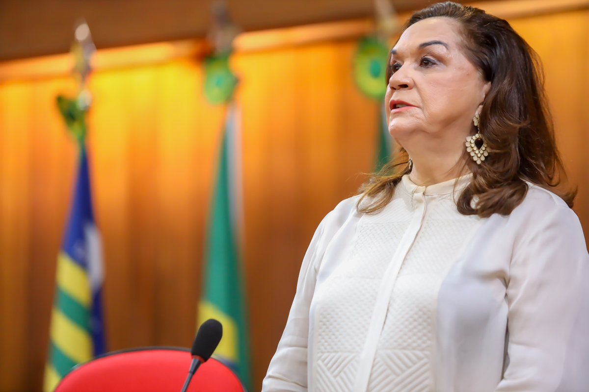 ENTREGA DE TITULO DE CIDADANIA A MARIA ADRIANA MOTA LOBÃO-8.JPG