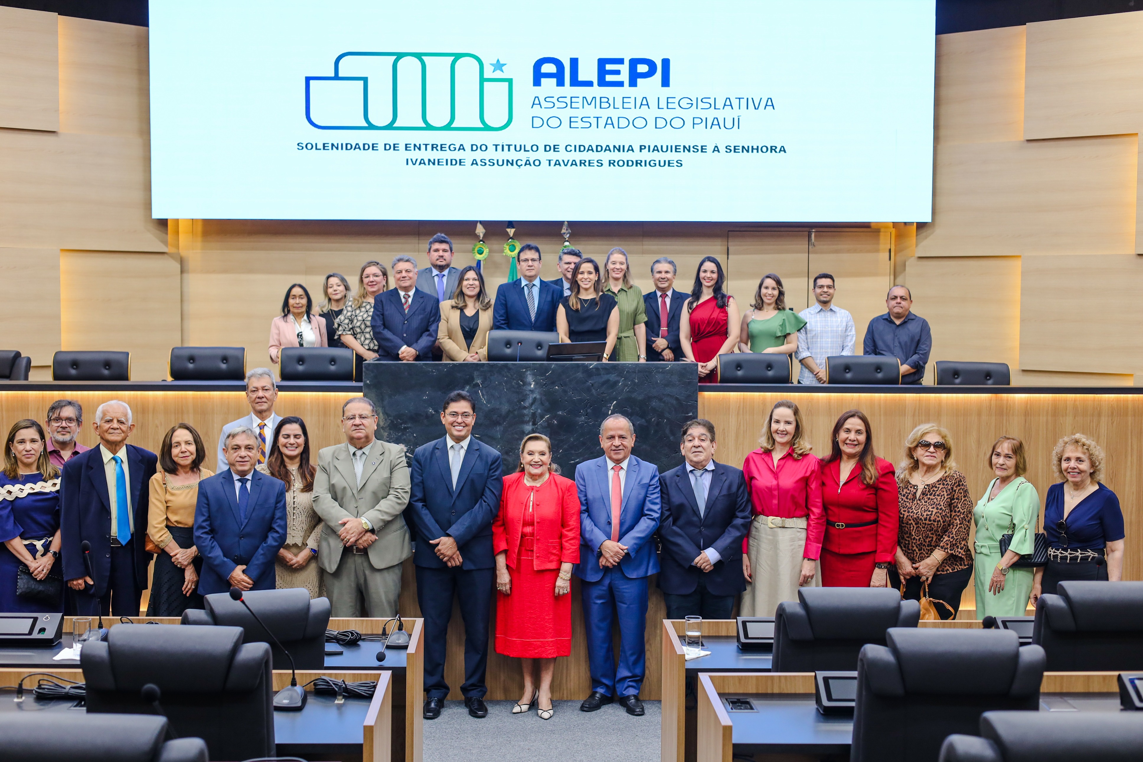 Sessão Solene Concessão do Título de Cidadania Piauiense à Senhora Ivaneide Assunção Tavares Rodrigues. Requerimento de autoria do Senhor Deputado Hélio Isaías (10).jpeg