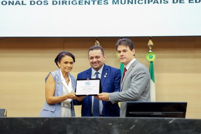 HOMENAGEM AOS 25 ANOS DA UNDIME 17-10-2024-25.JPG