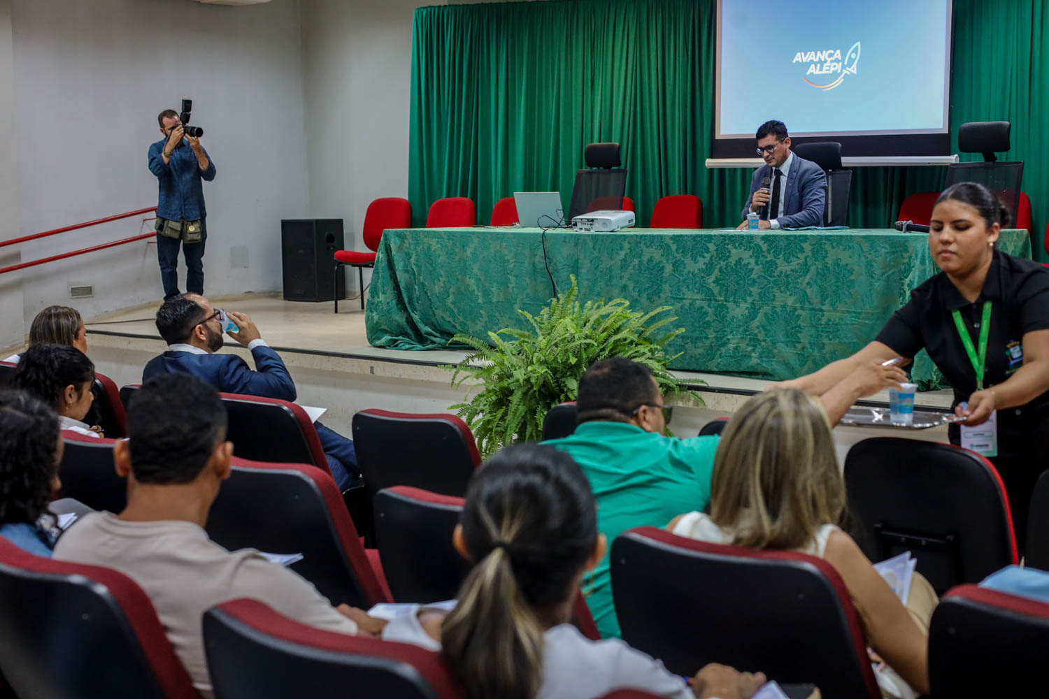 CURSO DA ESCOLA DO LEGISLATIVO (6).jpg