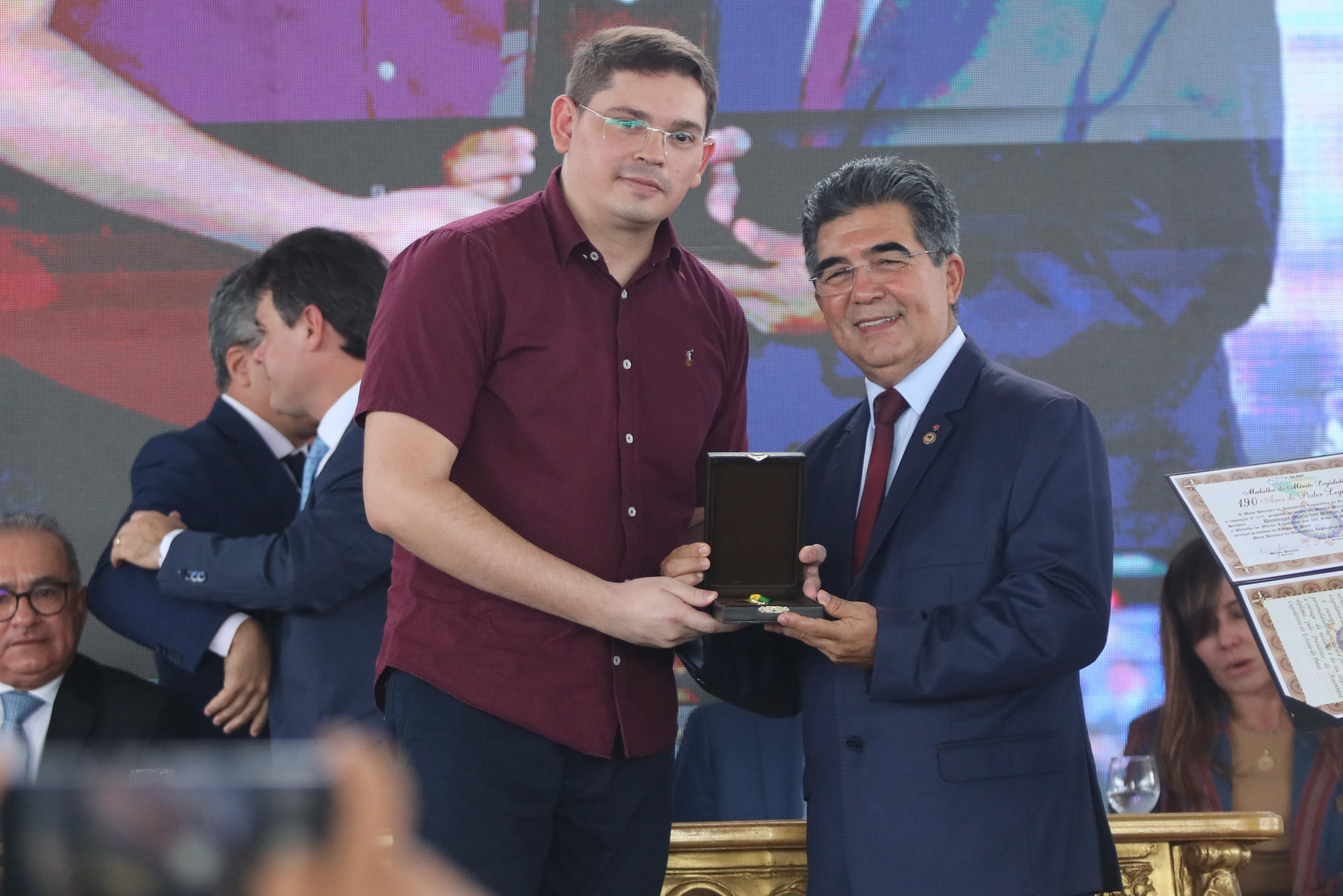 SESSÃO SOLENE DE IMPLATACAO DA ALEPI NA CIDADE DE ESPERANTINA EM COMEMORAÇÃO AOS 190 ANOS DA ASSEMBLEIA LEGISLATIVA DO PIAUÍ (36).jpg