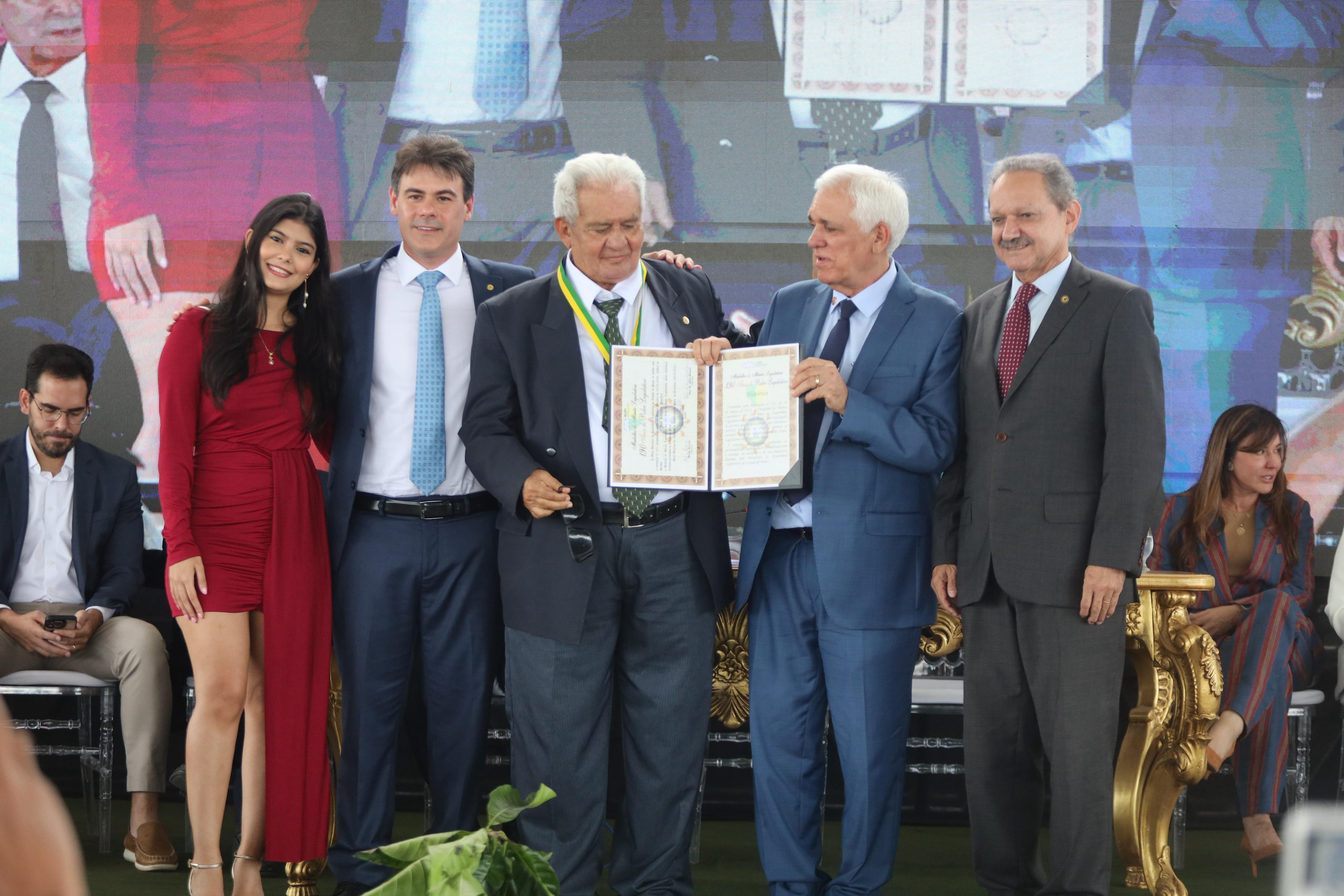 SESSÃO SOLENE DE IMPLATACAO DA ALEPI NA CIDADE DE ESPERANTINA EM COMEMORAÇÃO AOS 190 ANOS DA ASSEMBLEIA LEGISLATIVA DO PIAUÍ (5).jpg