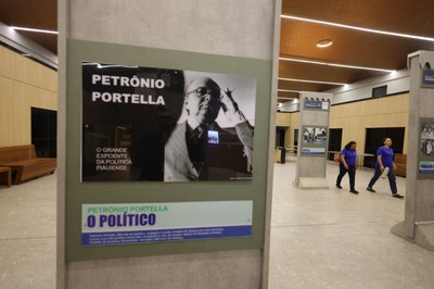 EXPOSIÇÃO 40 ANOS DO PALÁCIO PETRONIO PORTELLA (10).jpg EXPOSIÇÃO 40 ANOS DO PALÁCIO PETRONIO PORTELLA (10).jpg