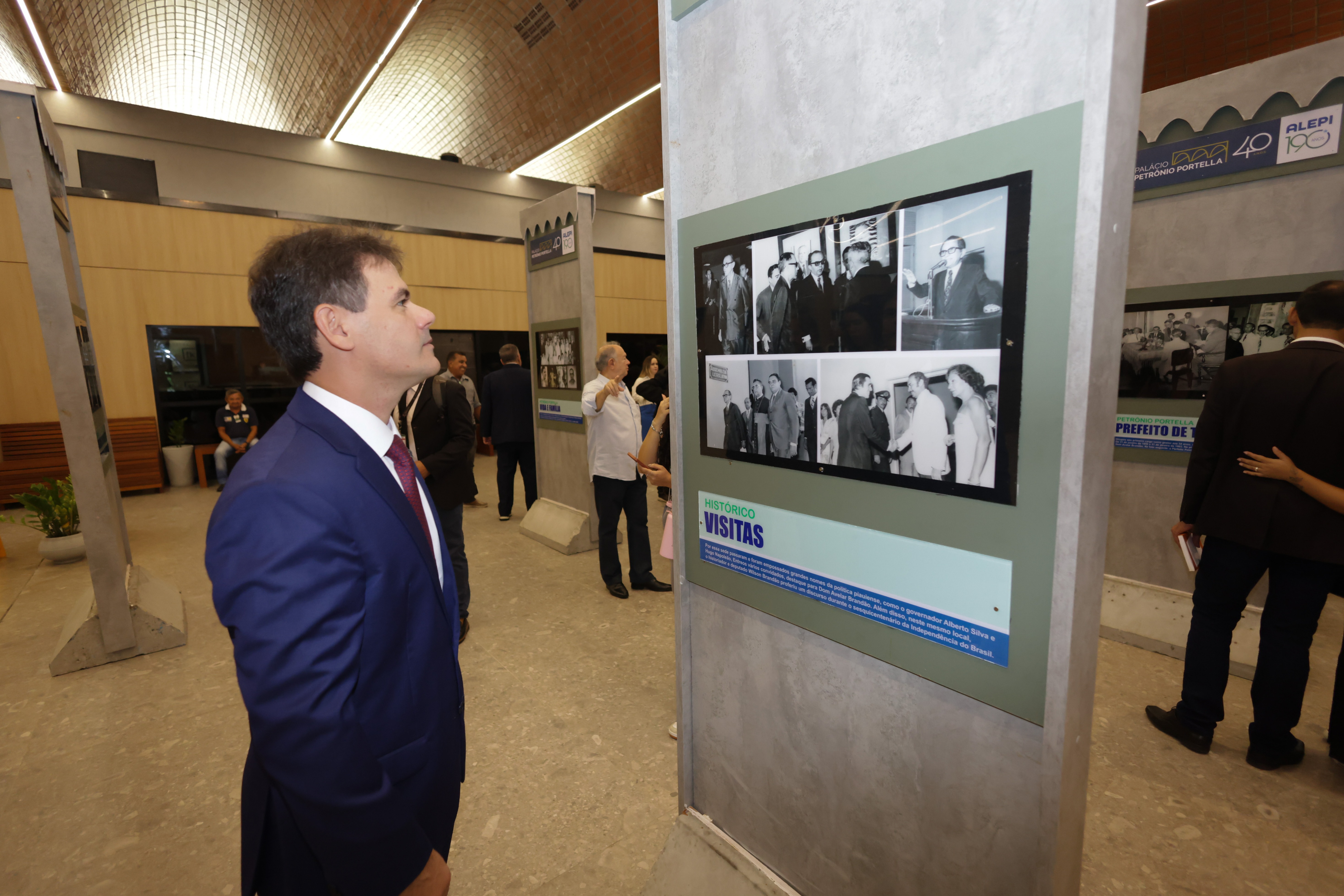 EXPOSIÇÃO 40 ANOS DO PALÁCIO PETRONIO PORTELLA (5).jpg