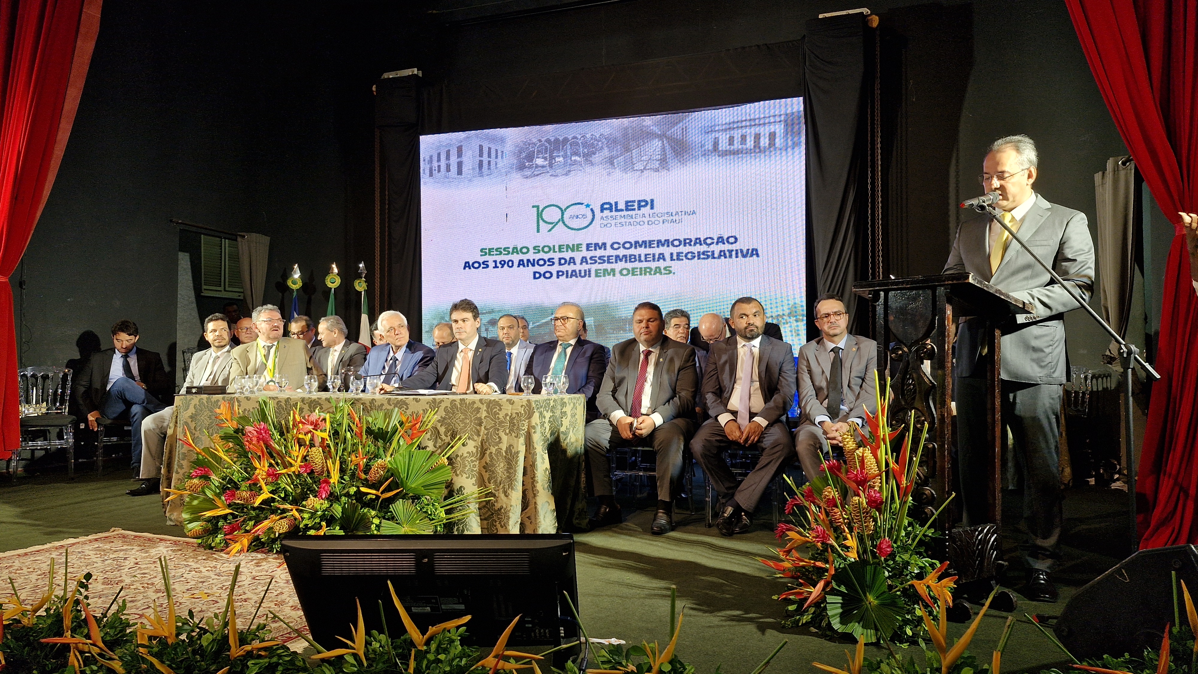 SESSÃO SOLENE DE INSTALAÇÃO DA ASSEMBLEIA LEGISLATIVA DO PIAUÍ EM OEIRAS EM COMEMOCAÇÃO AOS 190 ANOS DA ALEPI . FOTOS KAWHÊ FONTES (12).jpg