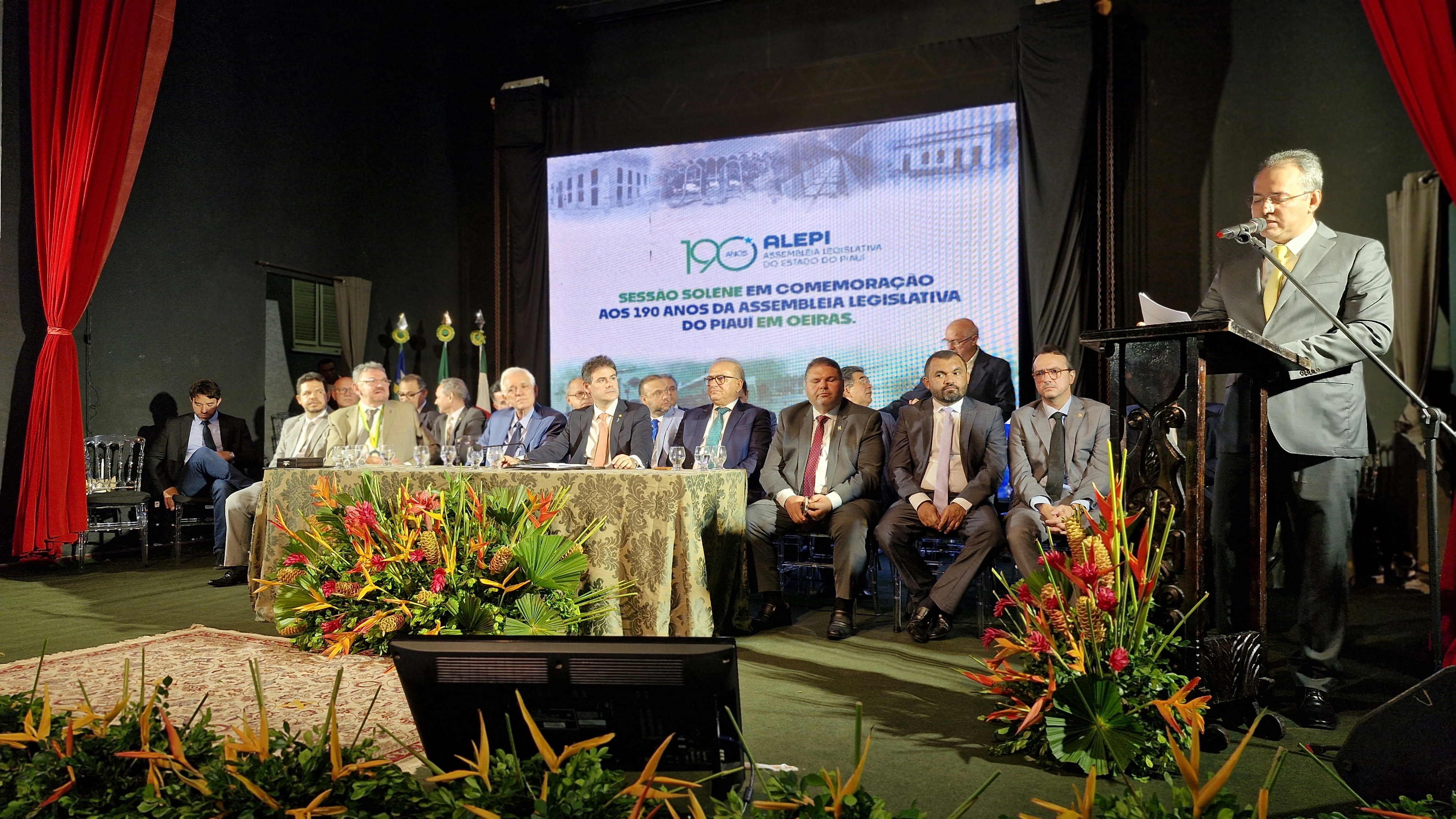 SESSÃO SOLENE DE INSTALAÇÃO DA ASSEMBLEIA LEGISLATIVA DO PIAUÍ EM OEIRAS EM COMEMOCAÇÃO AOS 190 ANOS DA ALEPI . FOTOS KAWHÊ FONTES (20).jpg