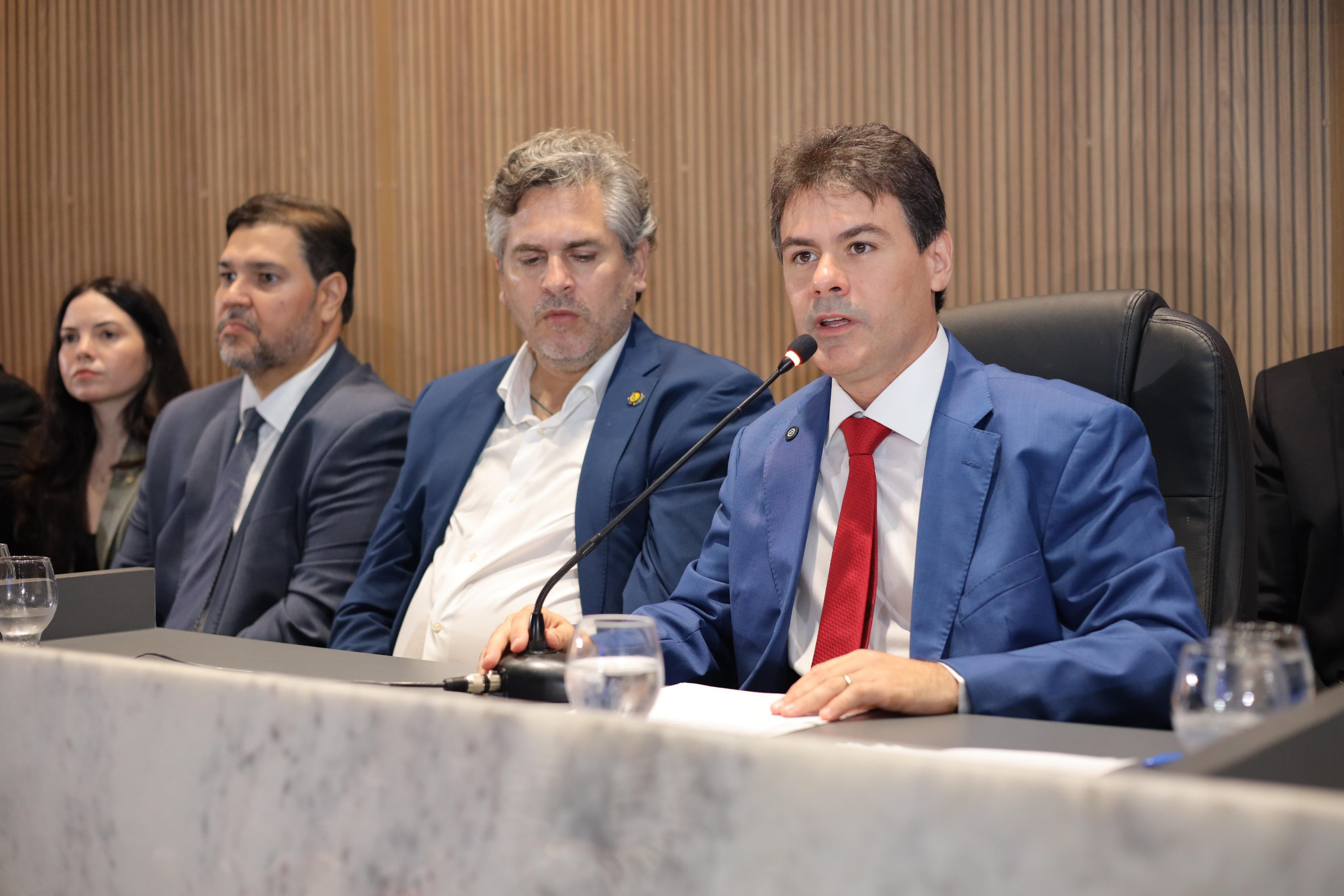 SESSÃO SOLENE DE INSTALAÇÃO DA ALEPI NA CIDADE DE PICOS (18).jpg