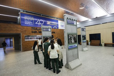 VISITA DOS ALUNOS DA ESCOLA CIDADÃO CIDADÃ À EXPOSIÇÃO FOTOGRÁFICA PELOS 190 ANOS DA ALEPI (4).jpg VISITA DOS ALUNOS DA ESCOLA CIDADÃO CIDADÃ À EXPOSIÇÃO FOTOGRÁFICA PELOS 190 ANOS DA ALEPI (4).jpg