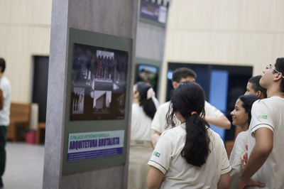 VISITA DOS ALUNOS DA ESCOLA CIDADÃO CIDADÃ À EXPOSIÇÃO FOTOGRÁFICA PELOS 190 ANOS DA ALEPI .jpg