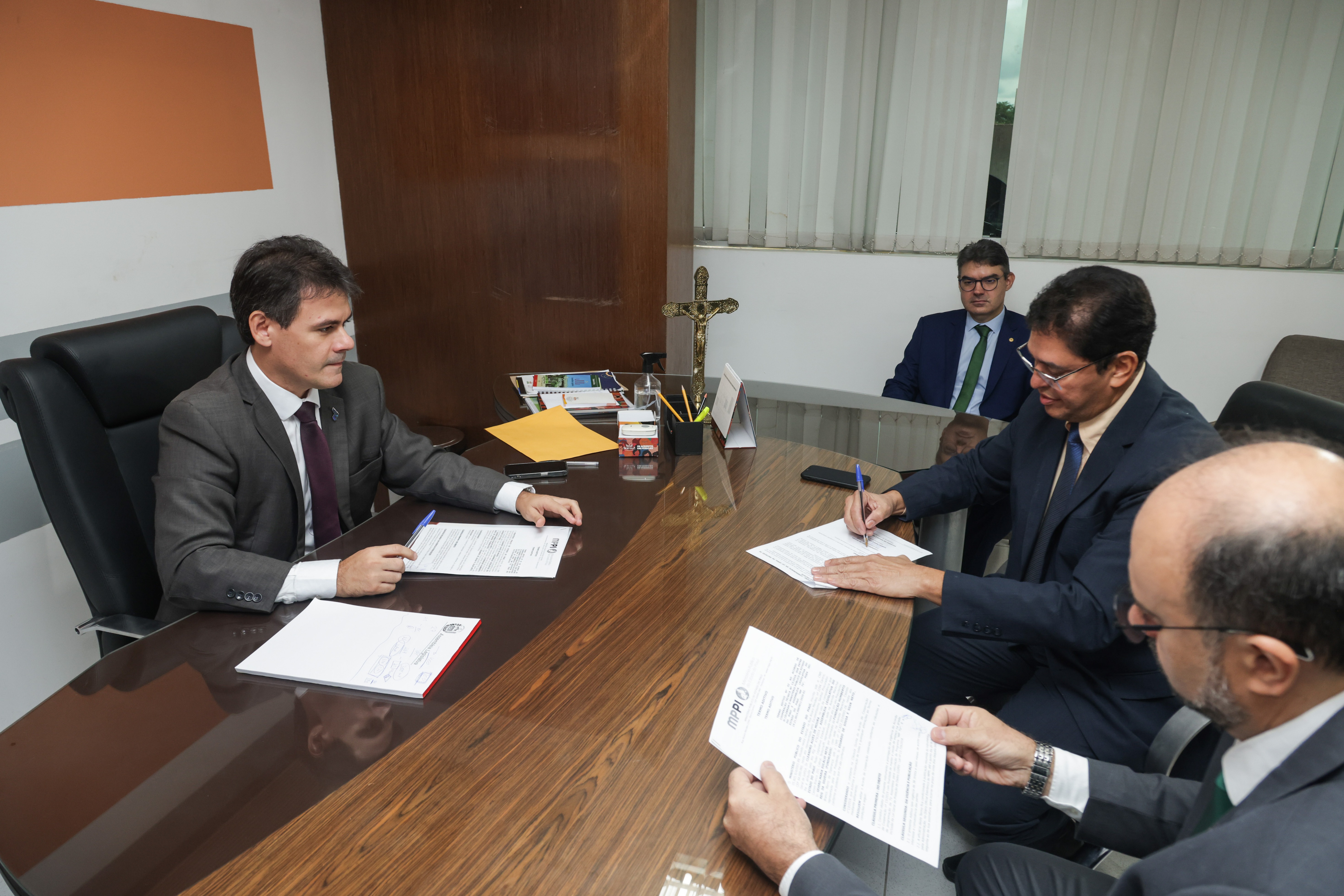 ASSINATURA DA RENOVAÇÃO DO CONVÊNIO TV ASSEMBLEIA E MINISTÉRIO PÚBLICO (1).jpg