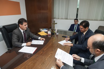 ASSINATURA DA RENOVAÇÃO DO CONVÊNIO TV ASSEMBLEIA E MINISTÉRIO PÚBLICO (1).jpg