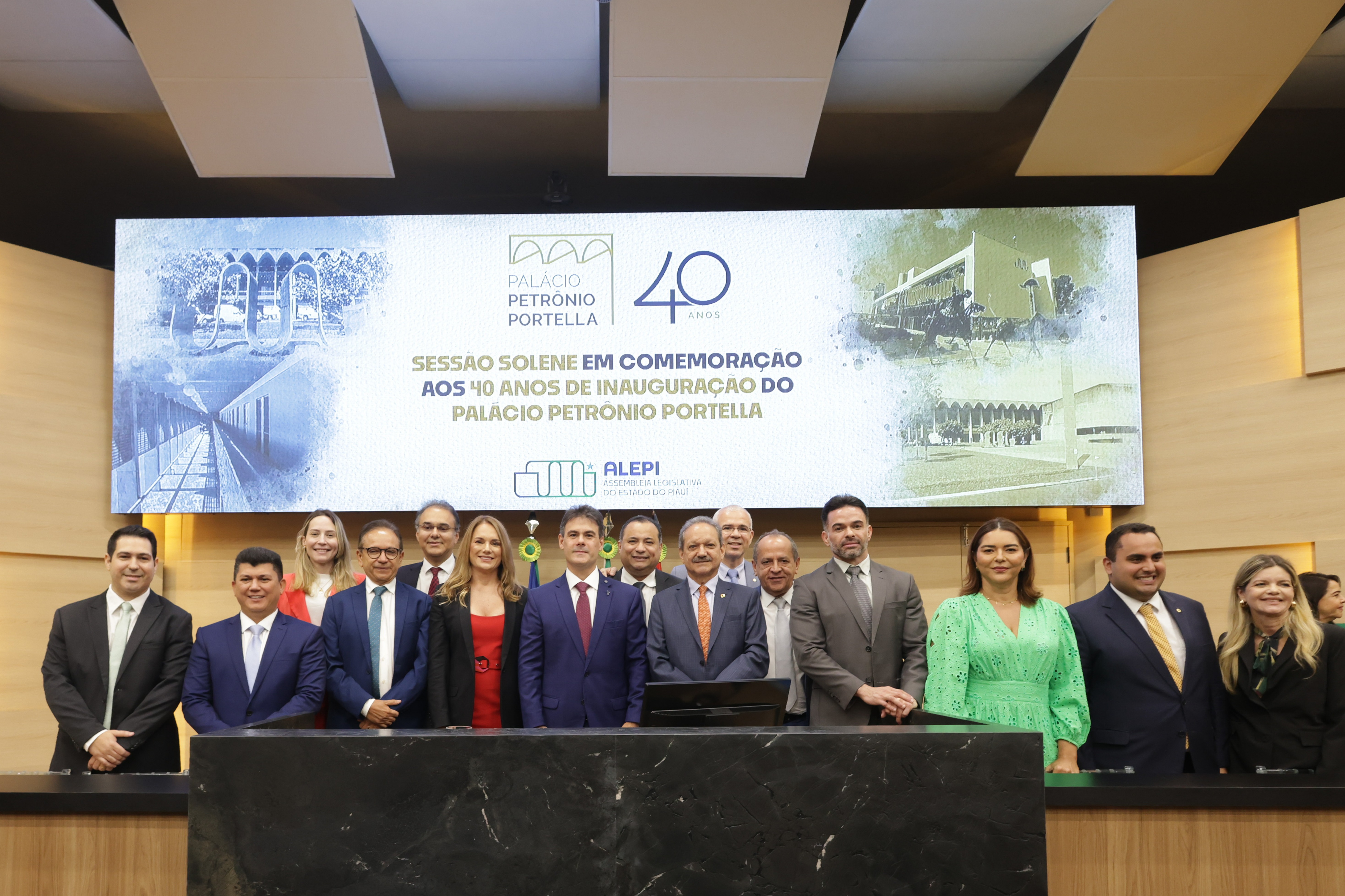 SESSÃO SOLENE EM HOMENAGEM AOS 40 ANOS DO PALÁCIO PETRÔNIO PORTELLA (2).jpg