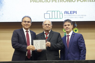 SESSÃO SOLENE EM HOMENAGEM AOS 40 ANOS DO PALÁCIO PETRÔNIO PORTELLA (20).jpg