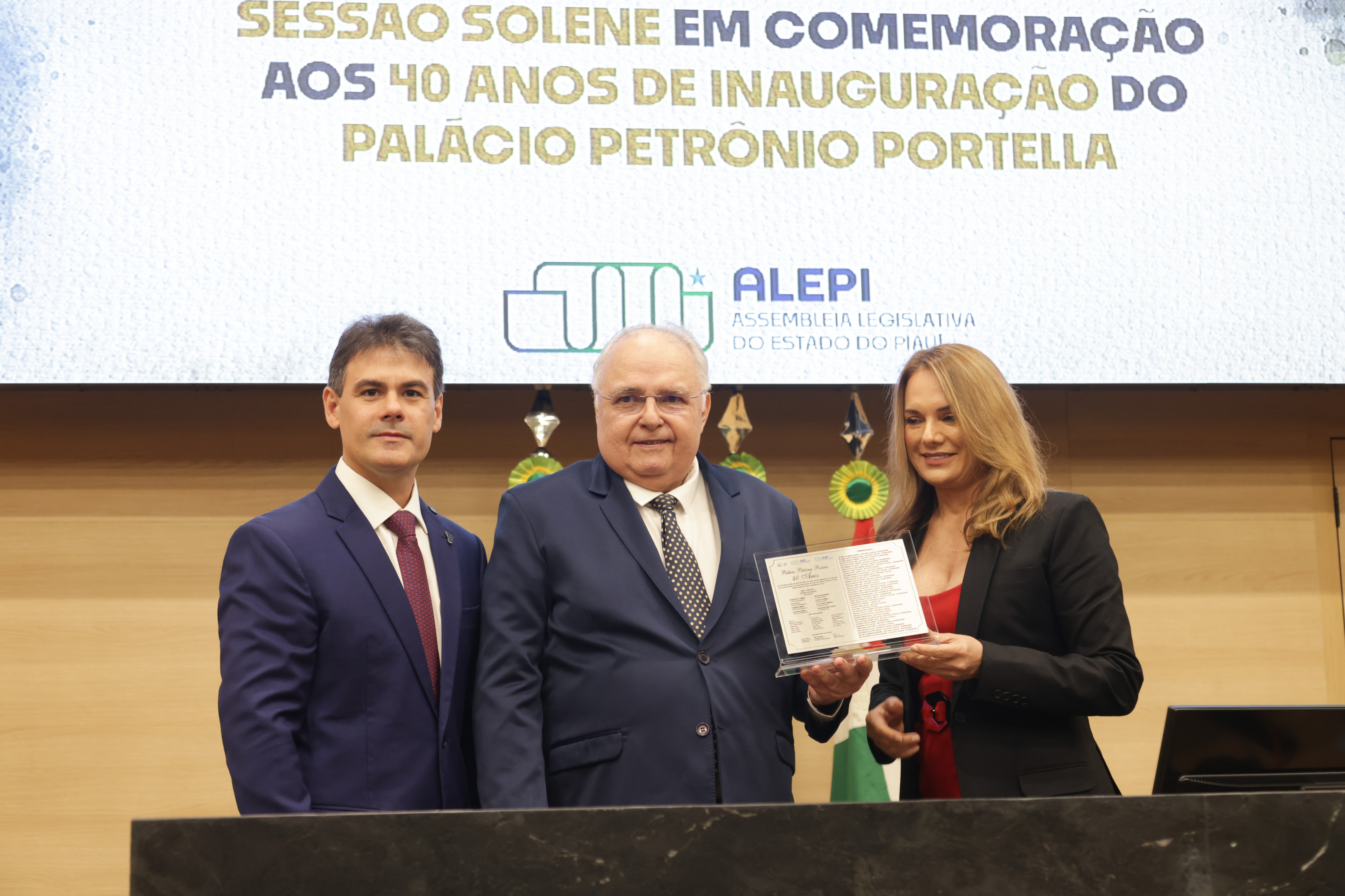 SESSÃO SOLENE EM HOMENAGEM AOS 40 ANOS DO PALÁCIO PETRÔNIO PORTELLA (28).jpg