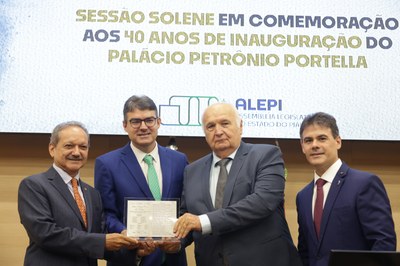 SESSÃO SOLENE EM HOMENAGEM AOS 40 ANOS DO PALÁCIO PETRÔNIO PORTELLA (29).jpg
