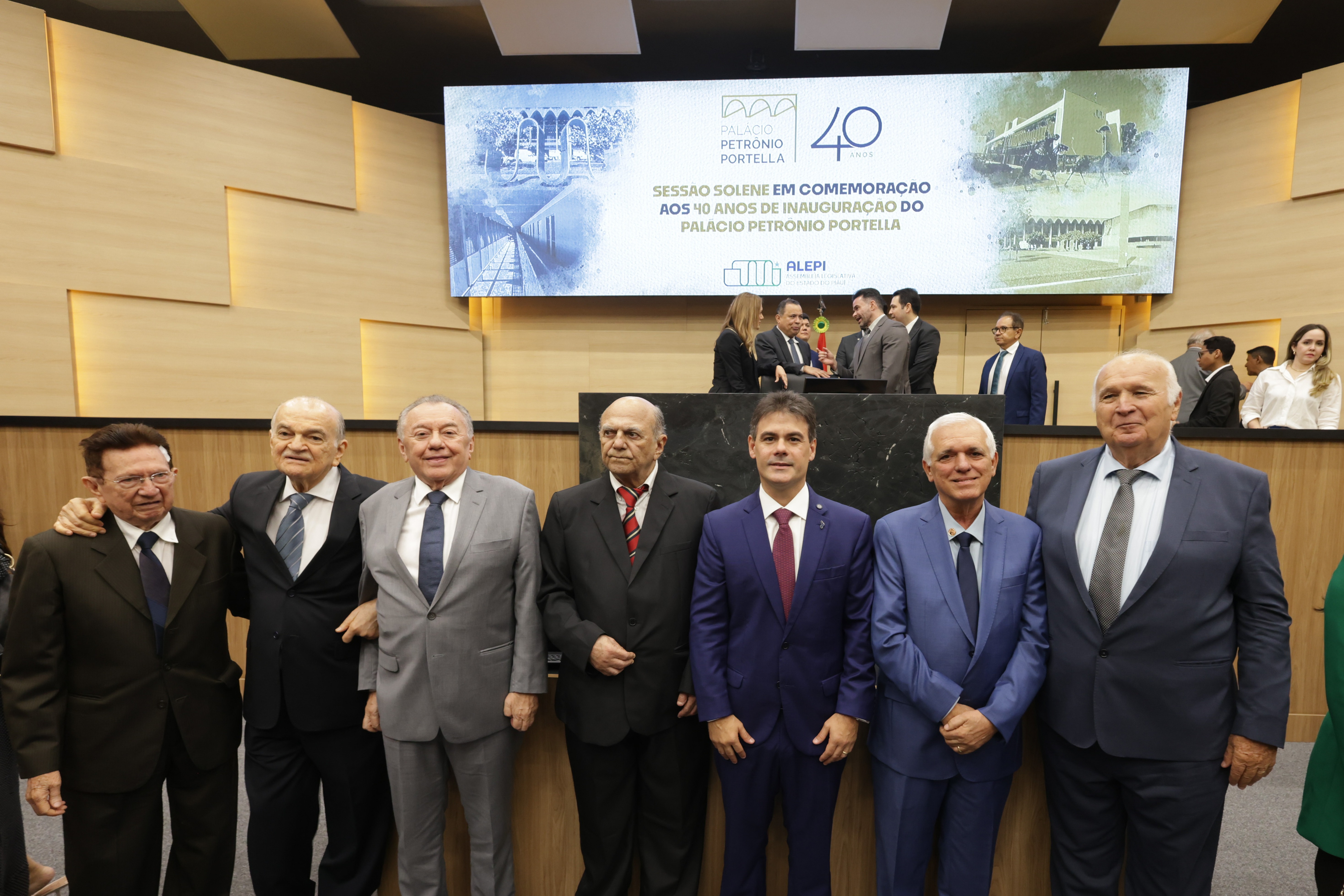 SESSÃO SOLENE EM HOMENAGEM AOS 40 ANOS DO PALÁCIO PETRÔNIO PORTELLA (3).jpg