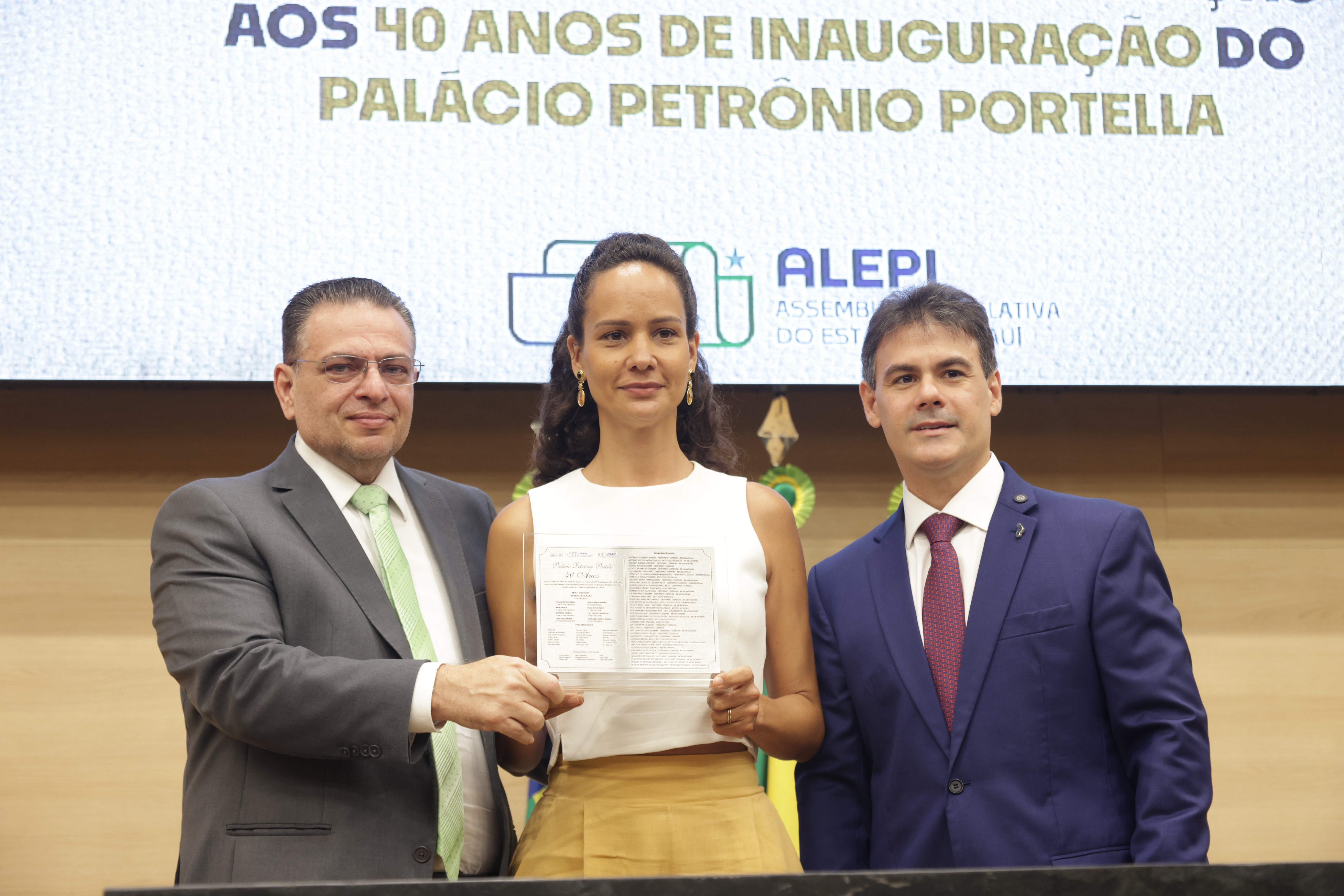 SESSÃO SOLENE EM HOMENAGEM AOS 40 ANOS DO PALÁCIO PETRÔNIO PORTELLA (30).jpg