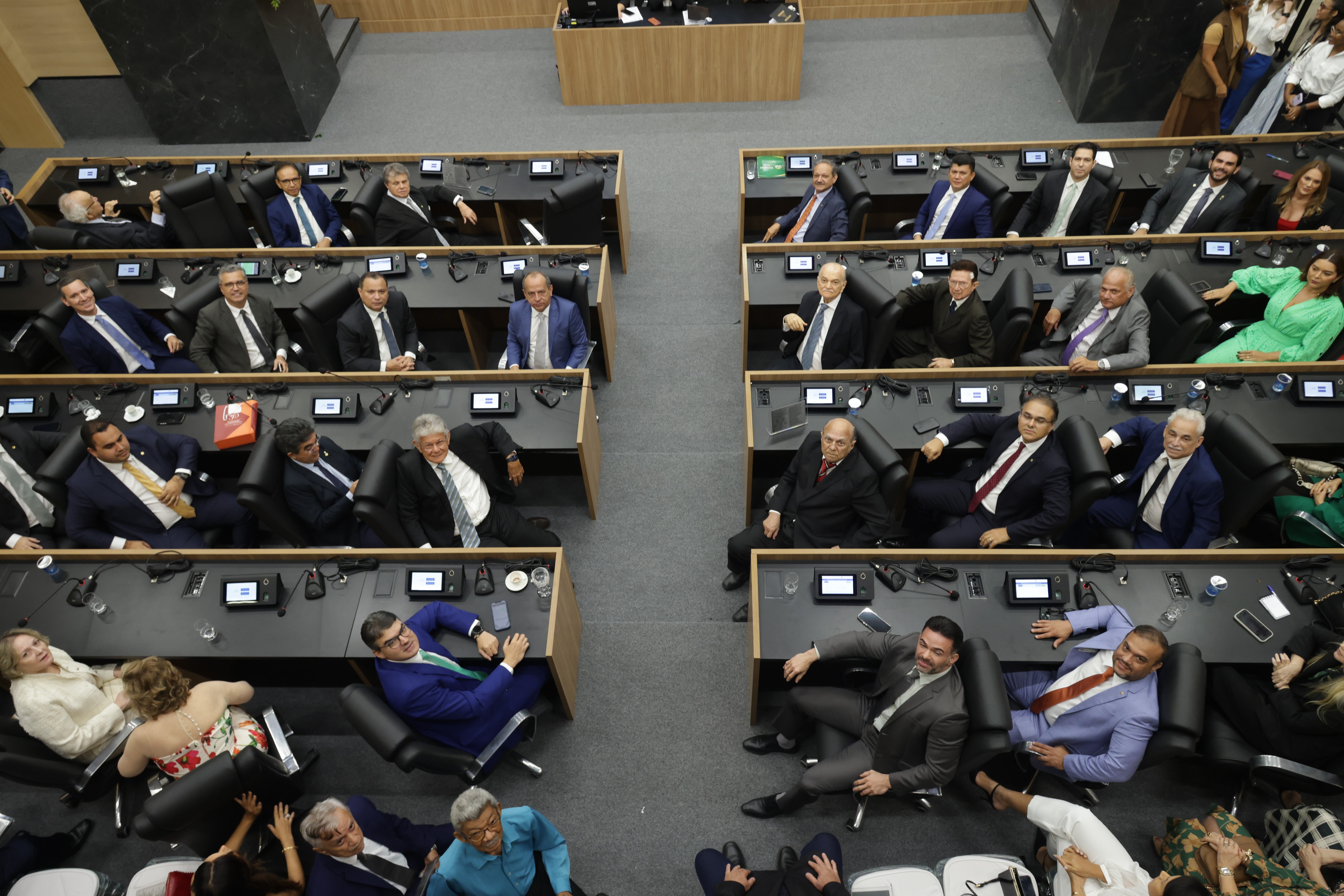 SESSÃO SOLENE EM HOMENAGEM AOS 40 ANOS DO PALÁCIO PETRÔNIO PORTELLA (4).jpg
