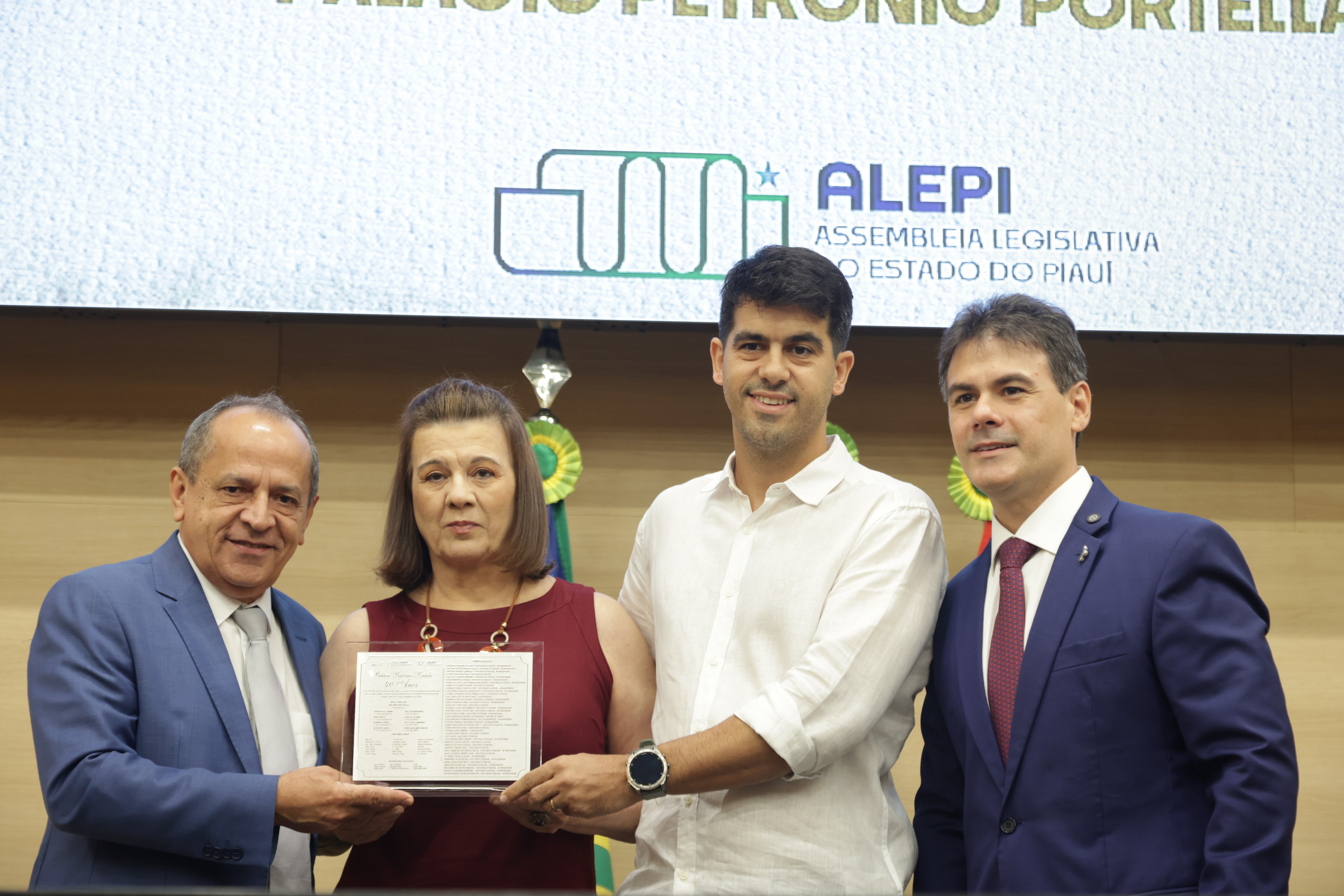 SESSÃO SOLENE EM HOMENAGEM AOS 40 ANOS DO PALÁCIO PETRÔNIO PORTELLA (44).jpg