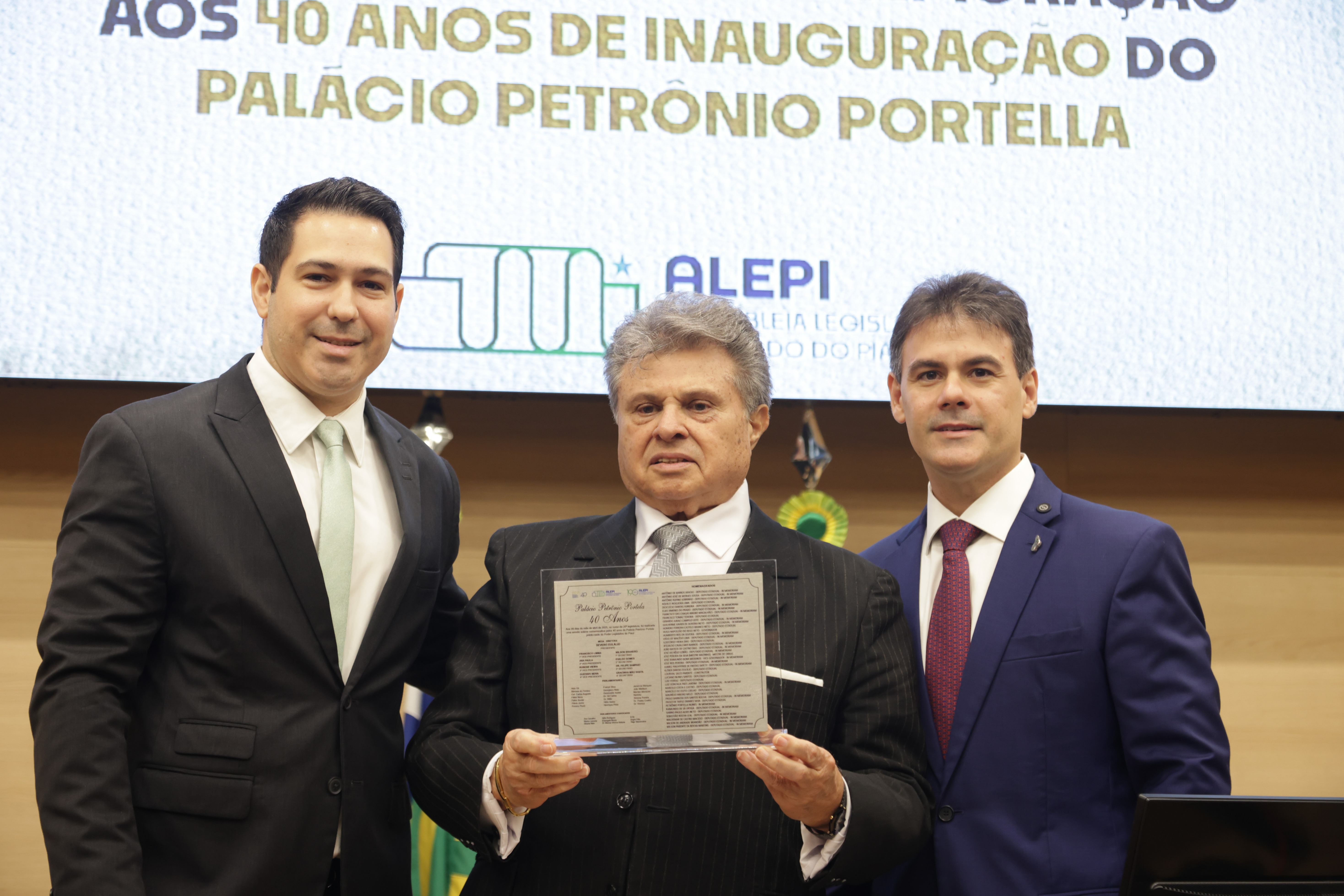 SESSÃO SOLENE EM HOMENAGEM AOS 40 ANOS DO PALÁCIO PETRÔNIO PORTELLA (45).jpg