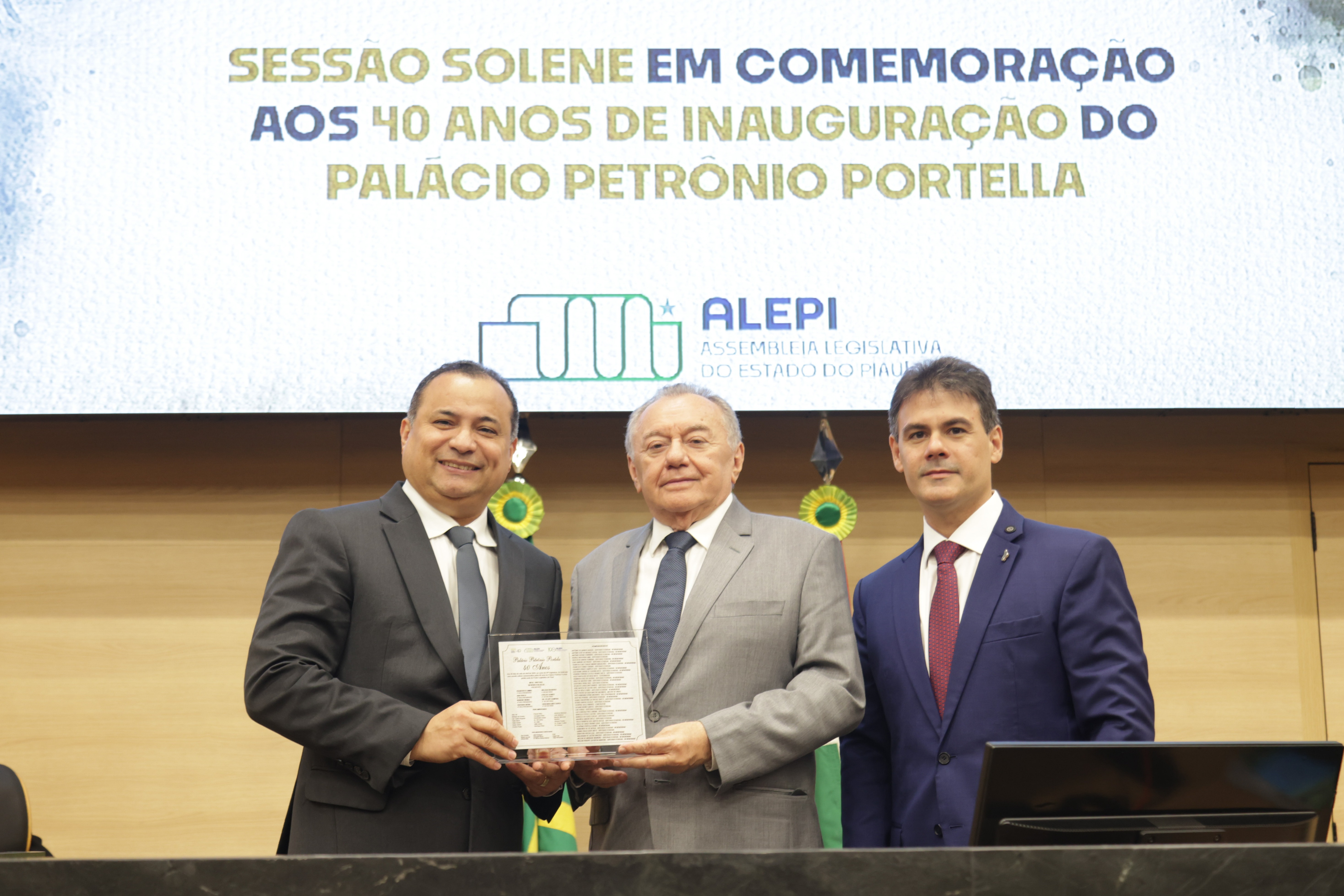 SESSÃO SOLENE EM HOMENAGEM AOS 40 ANOS DO PALÁCIO PETRÔNIO PORTELLA (50).jpg