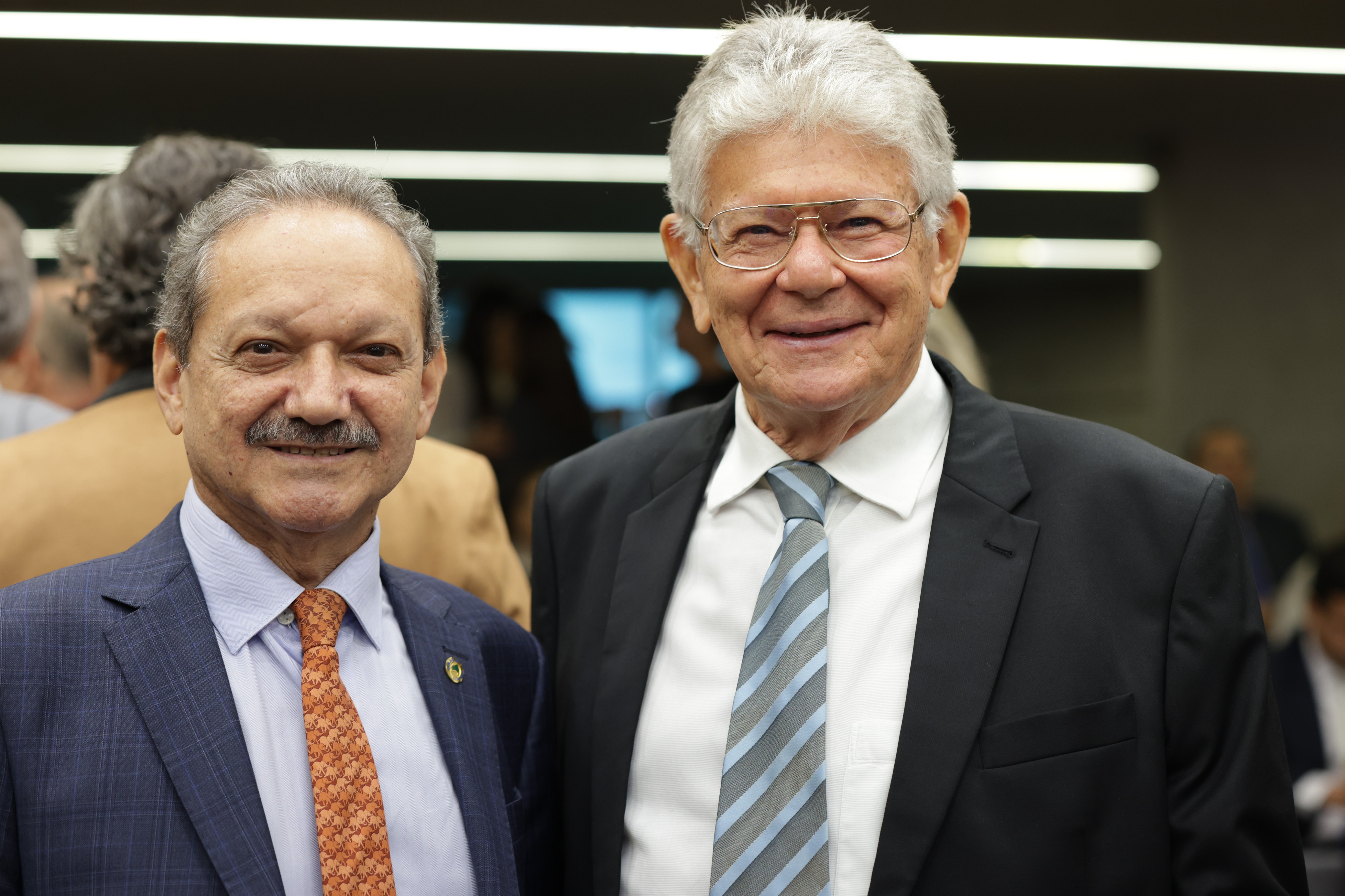 SESSÃO SOLENE EM HOMENAGEM AOS 40 ANOS DO PALÁCIO PETRÔNIO PORTELLA (93).jpg