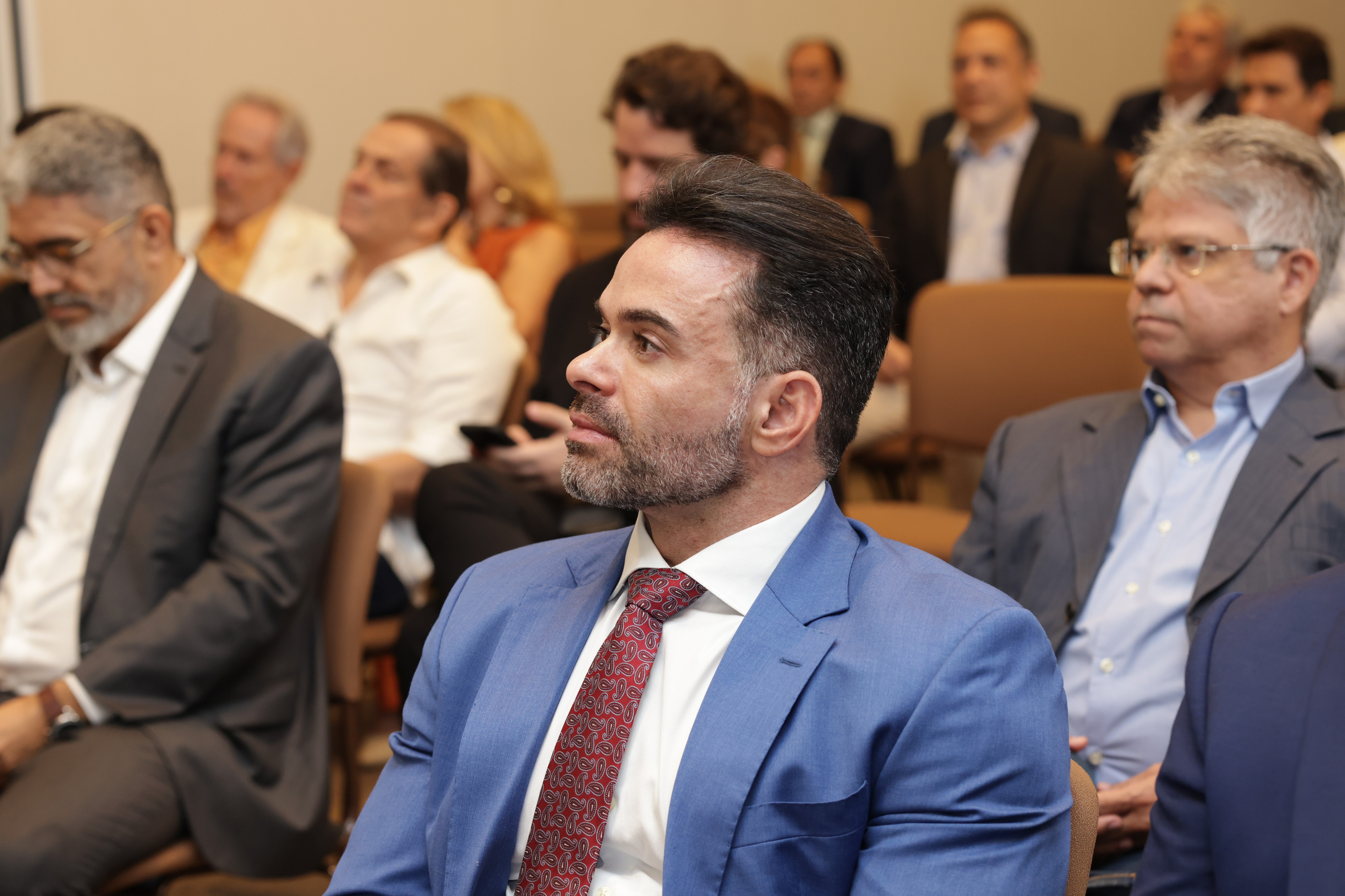 SESSÃO SOLENE TÍTULO DE CIDADANIA DE JOSÉ ROBSON DE OLIVEIRA  (15).jpg