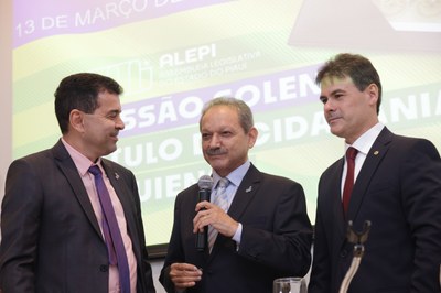 SESSÃO SOLENE TÍTULO DE CIDADANIA DE JOSÉ ROBSON DE OLIVEIRA  (19).jpg