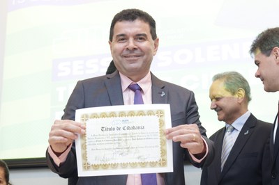 SESSÃO SOLENE TÍTULO DE CIDADANIA DE JOSÉ ROBSON DE OLIVEIRA  (21).jpg