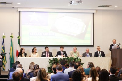 SESSÃO SOLENE TÍTULO DE CIDADANIA DE JOSÉ ROBSON DE OLIVEIRA  (26).jpg