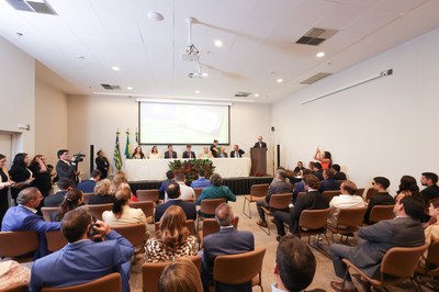 SESSÃO SOLENE TÍTULO DE CIDADANIA DE JOSÉ ROBSON DE OLIVEIRA  (30).jpg