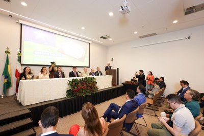 SESSÃO SOLENE TÍTULO DE CIDADANIA DE JOSÉ ROBSON DE OLIVEIRA  (31).jpg