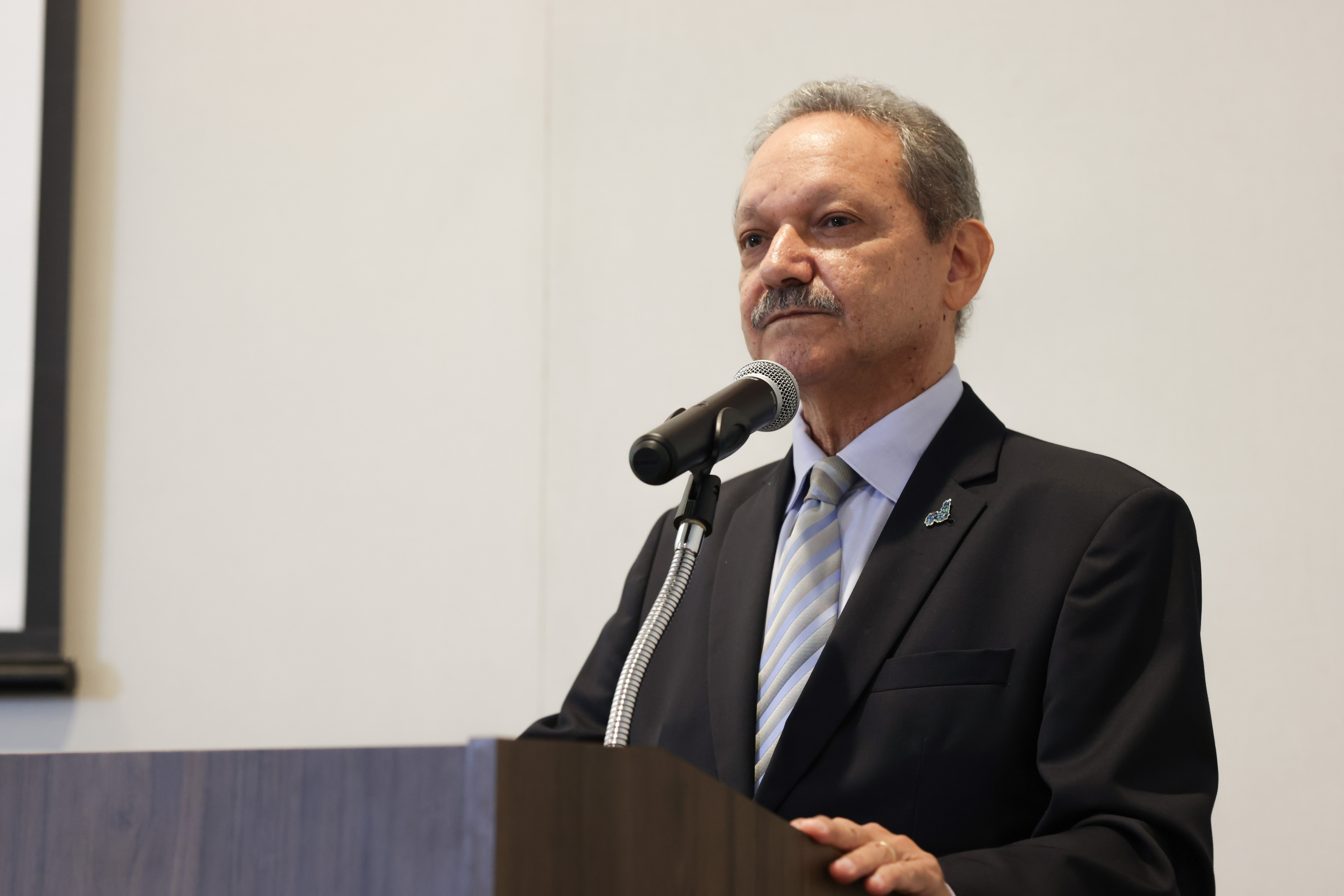 SESSÃO SOLENE TÍTULO DE CIDADANIA DE JOSÉ ROBSON DE OLIVEIRA  (33).jpg