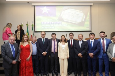 SESSÃO SOLENE TÍTULO DE CIDADANIA DE JOSÉ ROBSON DE OLIVEIRA  (4).jpg