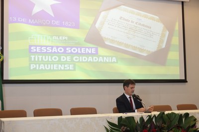 SESSÃO SOLENE TÍTULO DE CIDADANIA DE JOSÉ ROBSON DE OLIVEIRA  (41).jpg