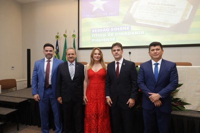 SESSÃO SOLENE TÍTULO DE CIDADANIA DE JOSÉ ROBSON DE OLIVEIRA  (49).jpg
