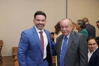 SESSÃO SOLENE TÍTULO DE CIDADANIA DE JOSÉ ROBSON DE OLIVEIRA  (50).jpg