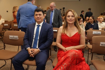 SESSÃO SOLENE TÍTULO DE CIDADANIA DE JOSÉ ROBSON DE OLIVEIRA  (51).jpg