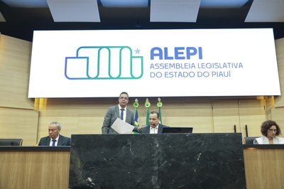 SESSÃO SOLENE EM HOMENAGEM AO DIA NACIONAL DO OFICIAL DE JUSTIÇA  (2).jpg