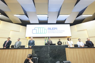 SESSÃO SOLENE EM HOMENAGEM AO DIA NACIONAL DO OFICIAL DE JUSTIÇA  (22).jpg
