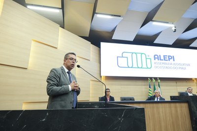 SESSÃO SOLENE EM HOMENAGEM AO DIA NACIONAL DO OFICIAL DE JUSTIÇA  (5).jpg
