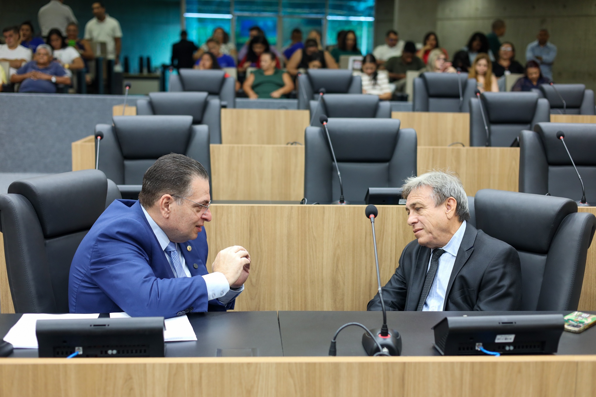 TÍTULO DE CIDADANIA AO DEP JUTAY MENEZES e MEDALHA MÉRITO LEG CARLOS ALBERTO  (2).jpg