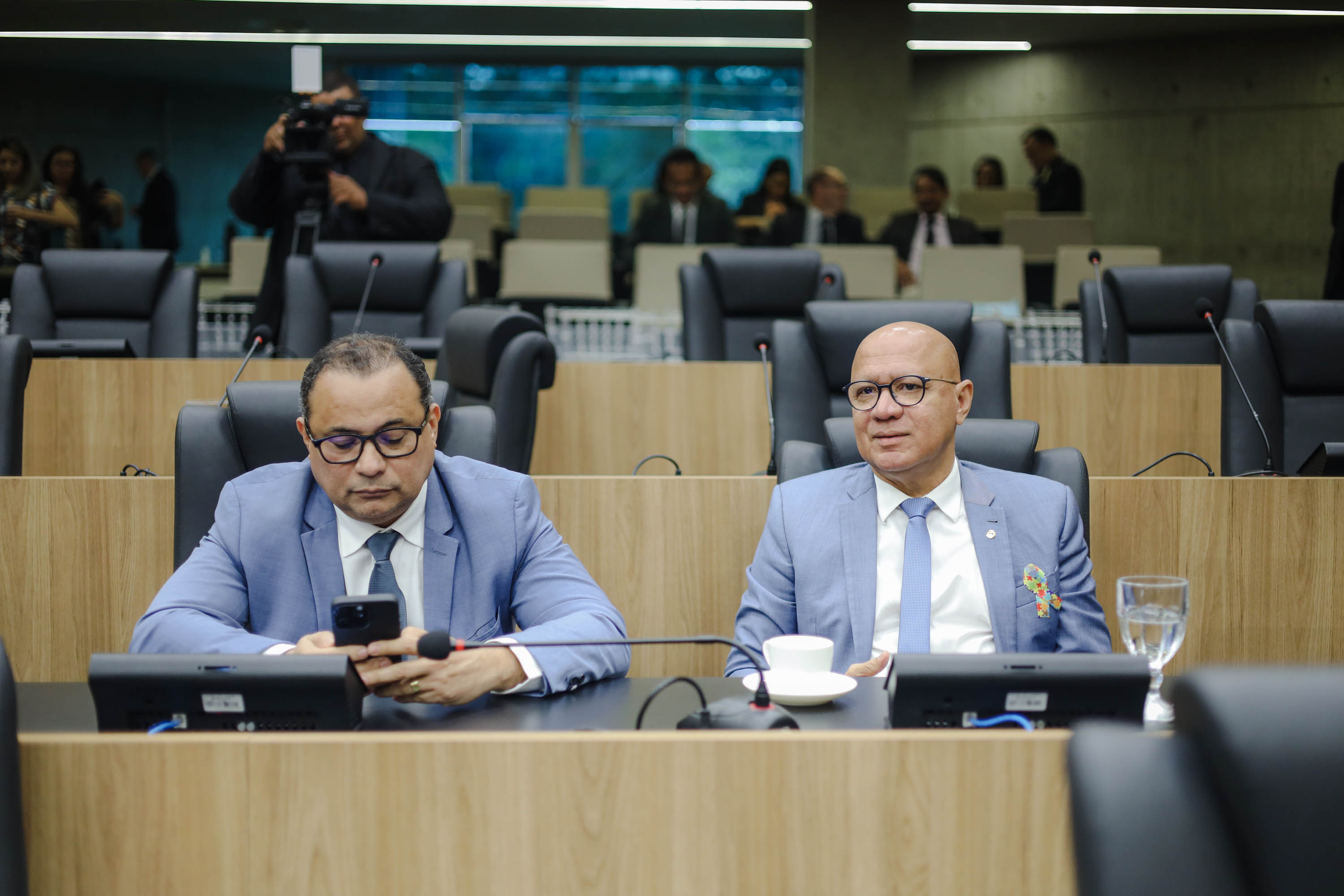 PLENÁRIO 28.04 (1).jpg