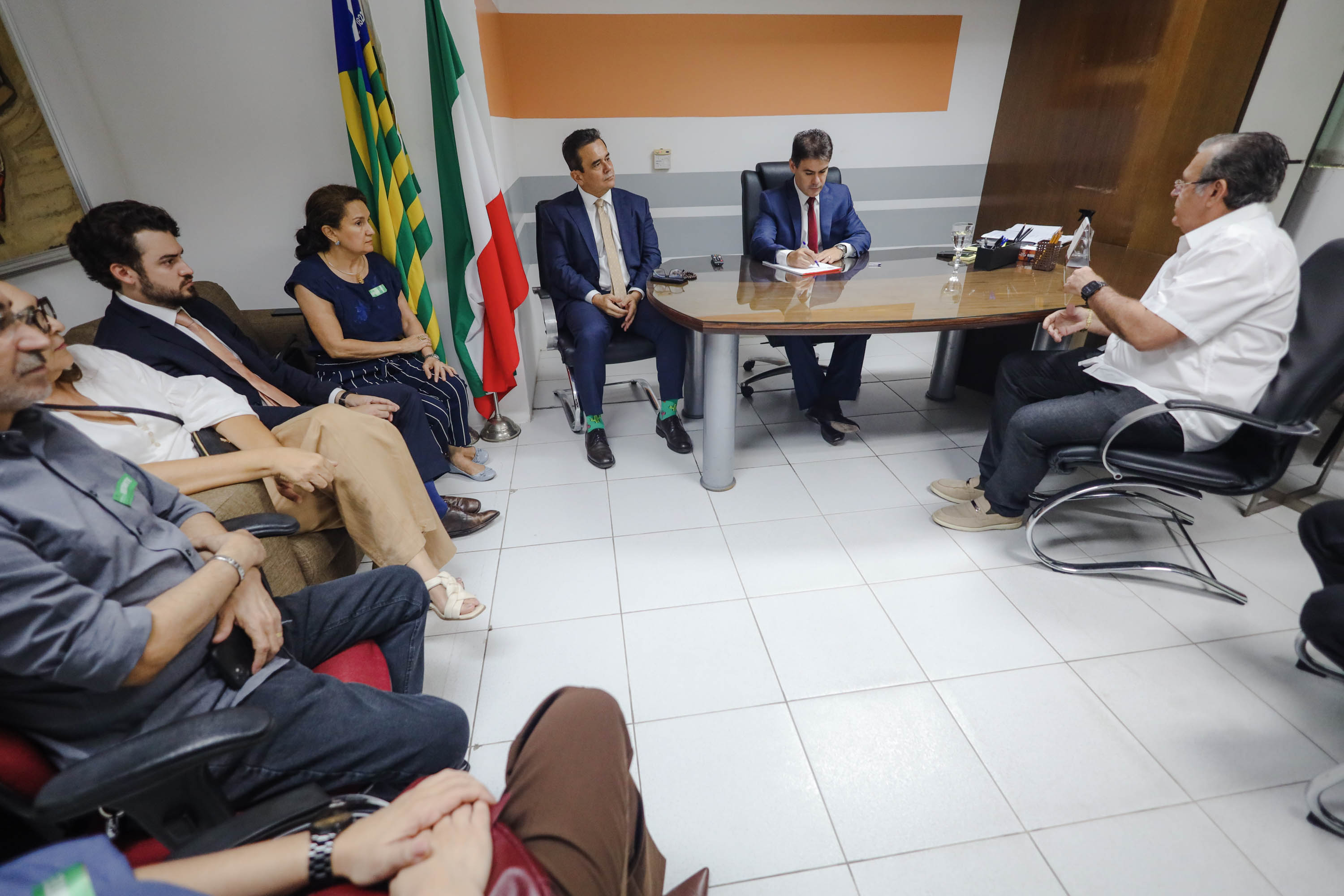 REUNIÃO COM REPRESENTANTE DAS EMBRESAS DE ONIBUS (1).jpg