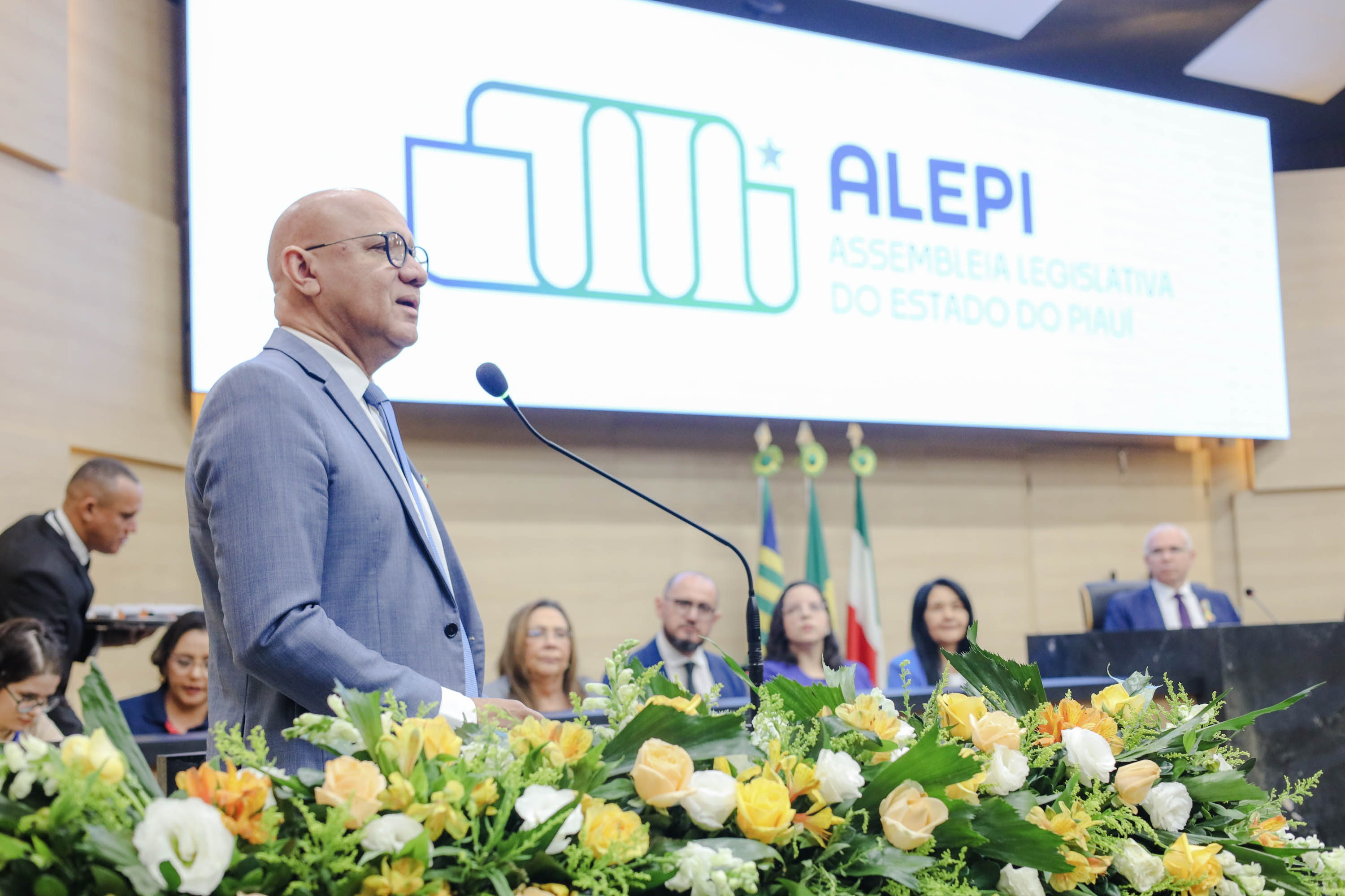 SESSÃO SOLENE PELA PASSAGEM DO DIA MUNDIAL DE CONSCIENTIZAÇÃO SOBRE O AUTISMO (3).jpg