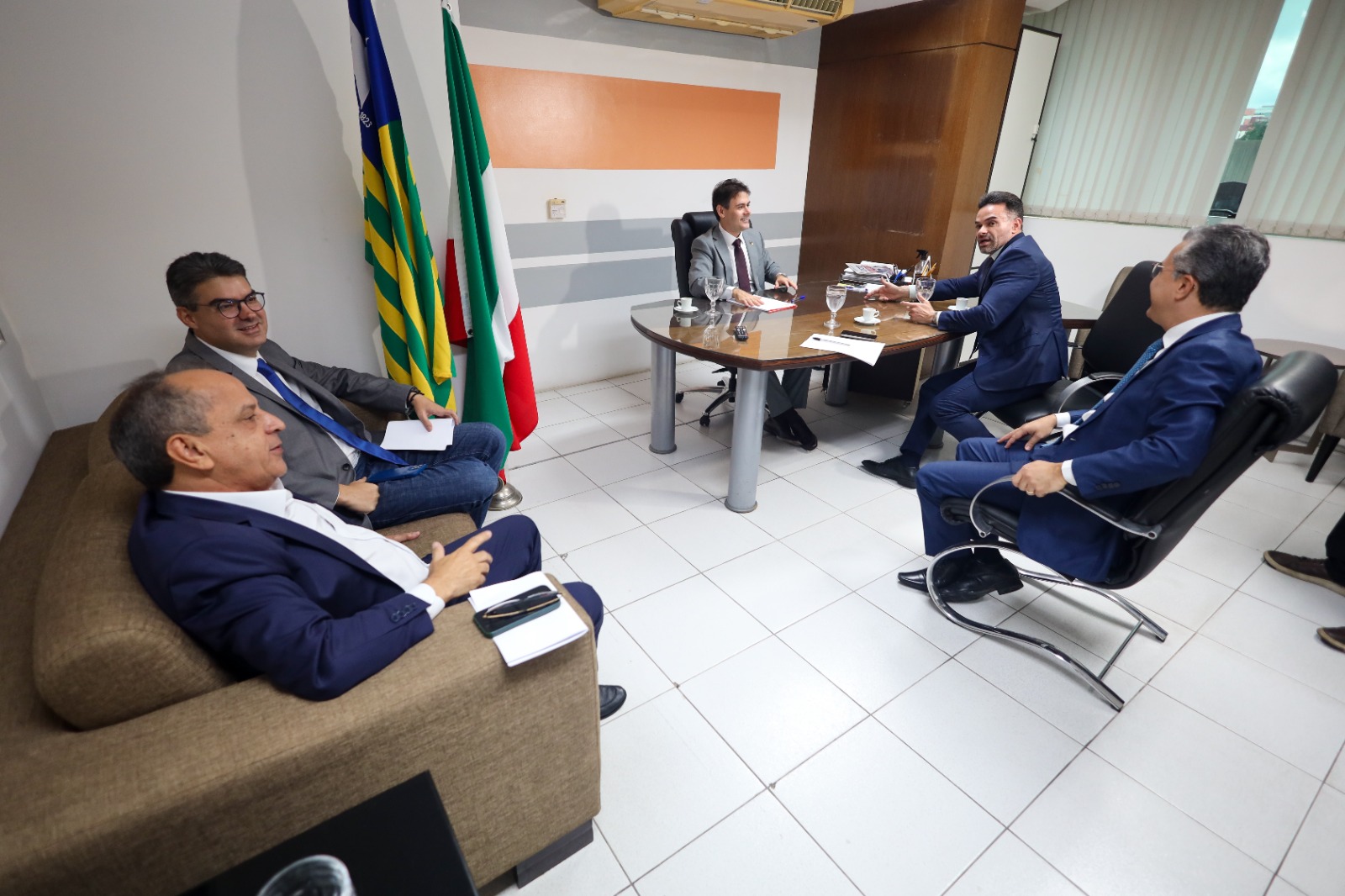 REUNIÃO COM LIDERES DE BANCADA (1).jpeg