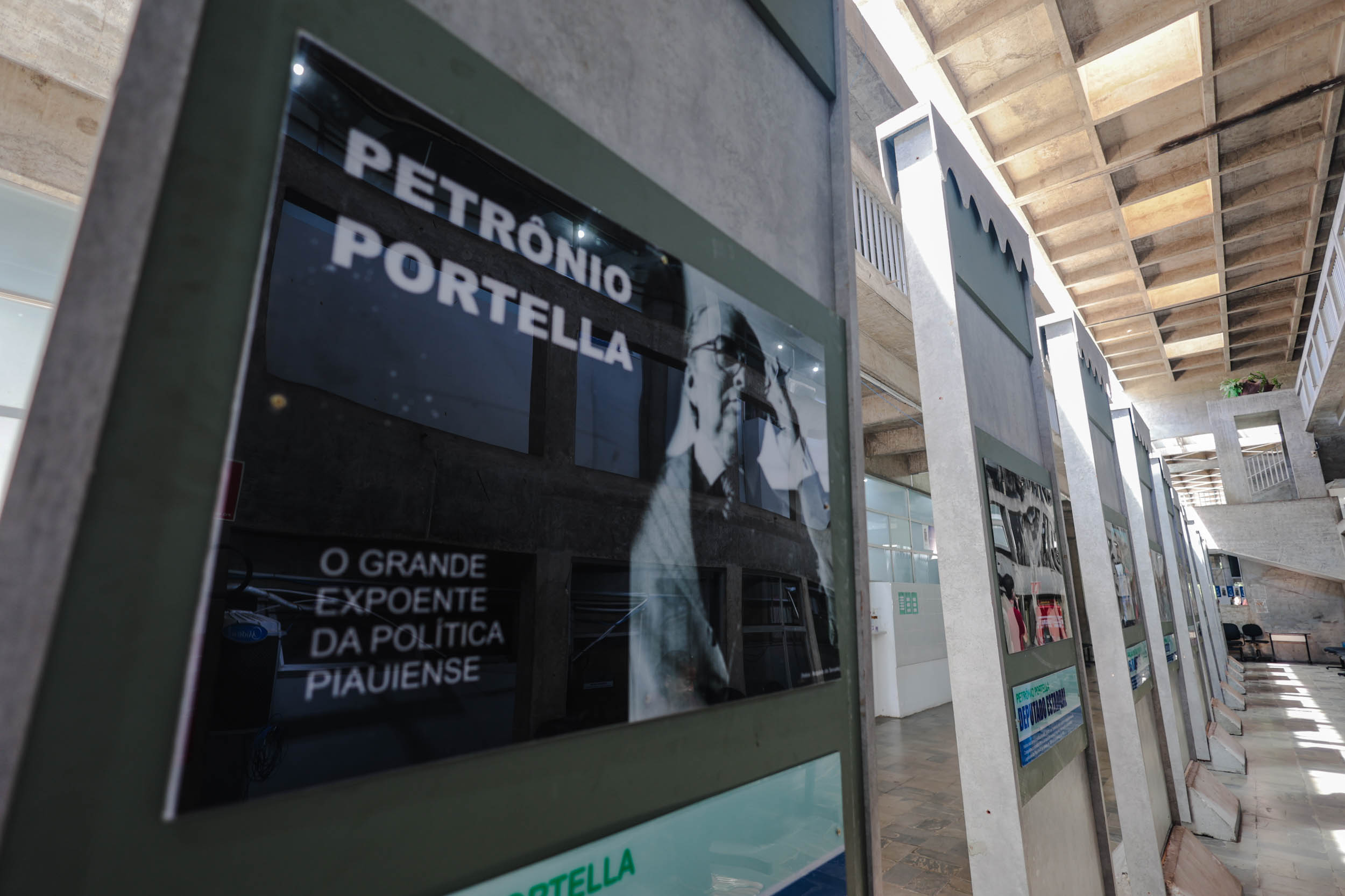 EXPOSIÇÃO ASSEMBLEIA 190 ANOS NA UESPI (7).jpg