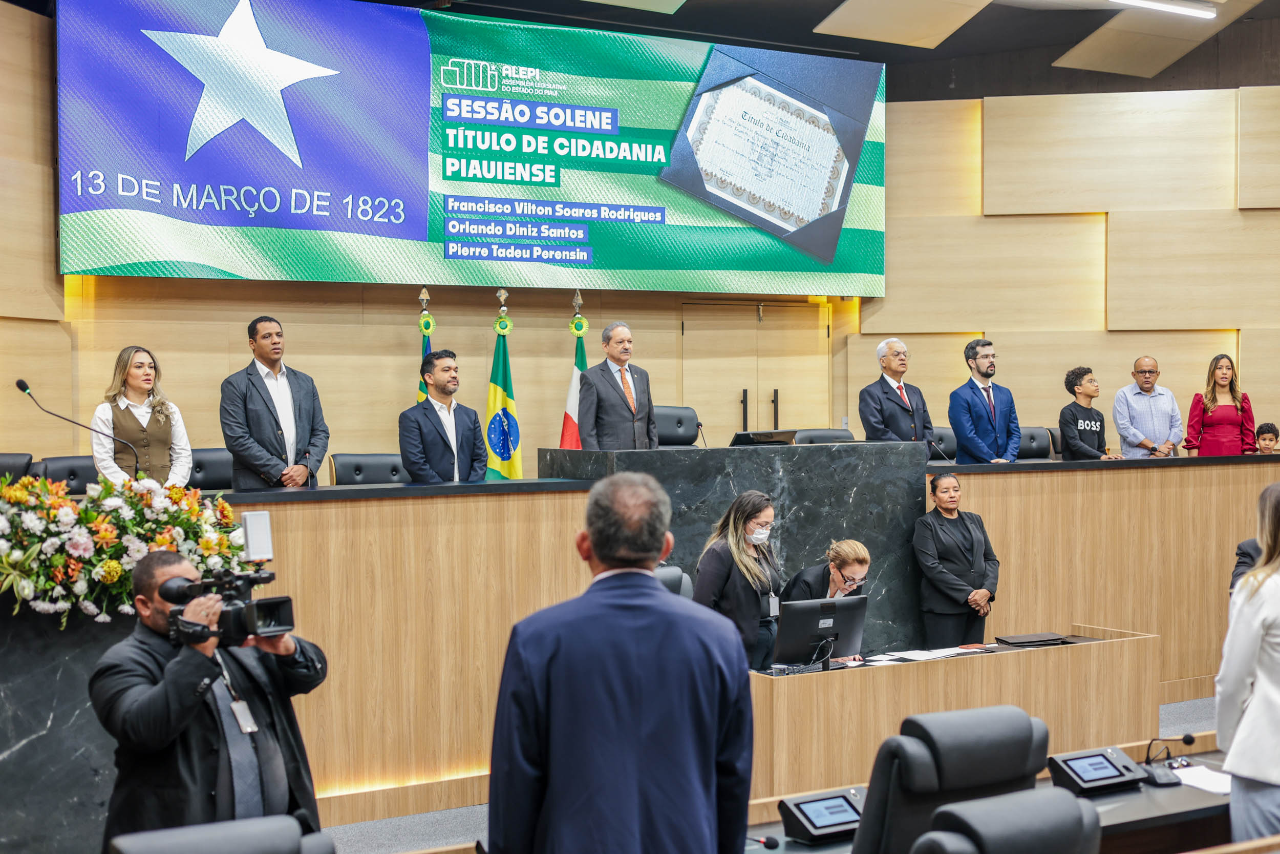 TÍTULO DE CIDADANIA AOS SENHORES FRANCISCO VILTON SOARES E ORLANDO DINIZ SANTOS (1).jpg