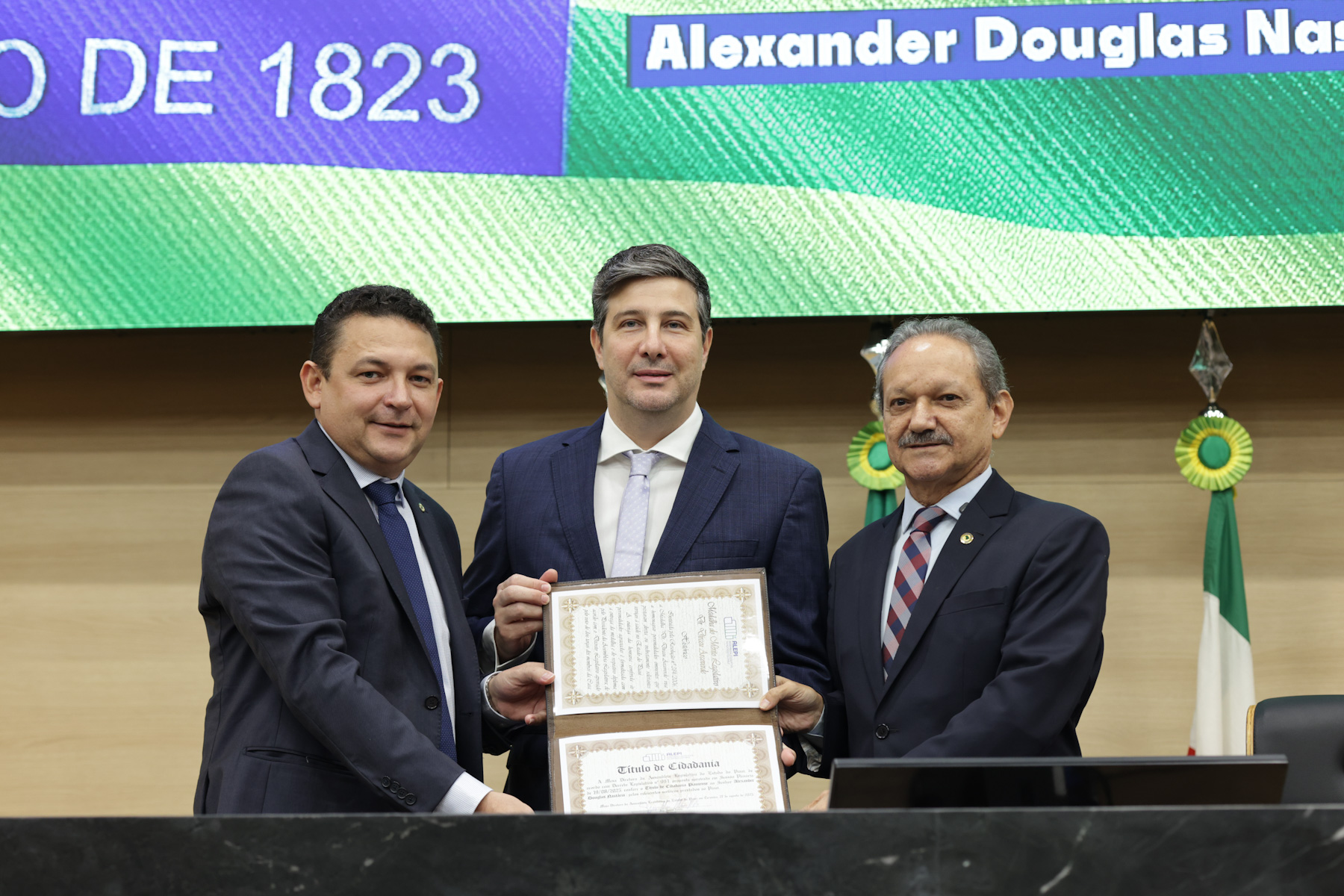 SESSÃO SOLENE TÍTULO DE CIDADANIA ALEXANDER DOUGLAS NASTÁCIO (3).jpg