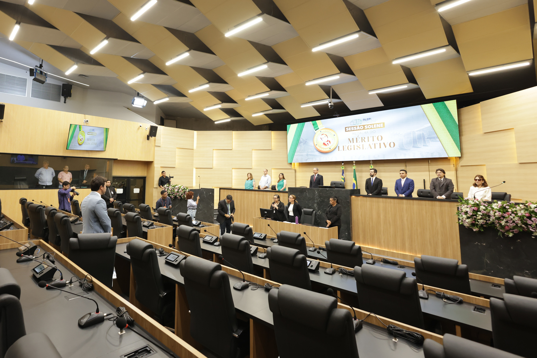 SESSÃO SOLENE MEDALHA DO MÉRITO LEGISLATIVO DRA MARINA BUCAR BARJUD (12).jpg